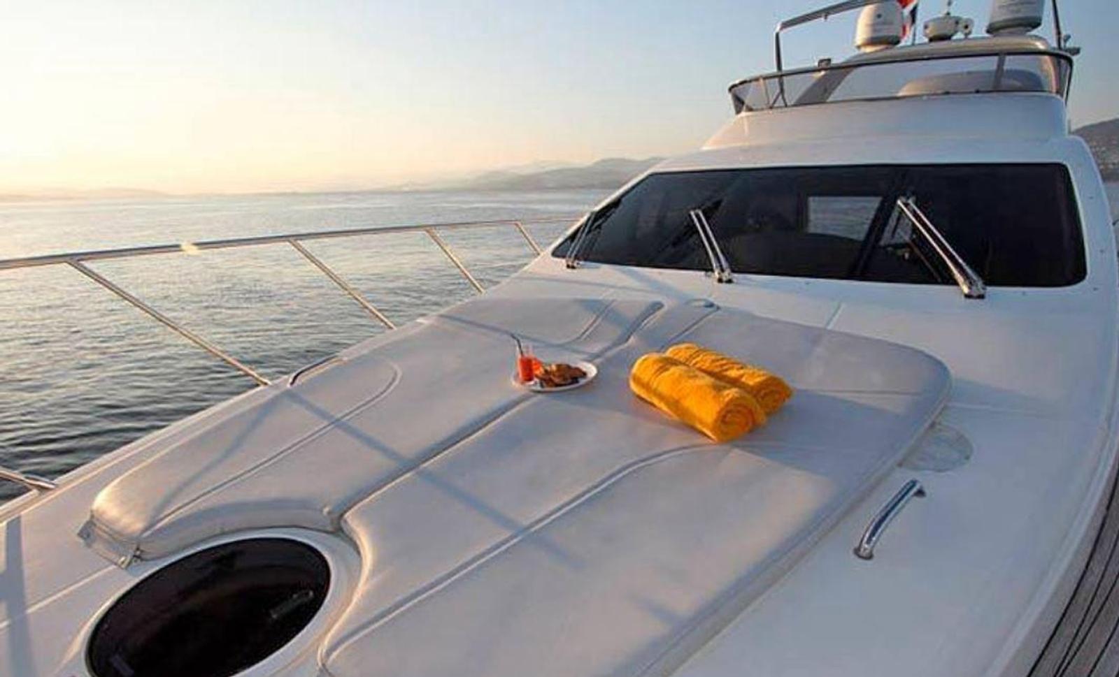 azimut 62
