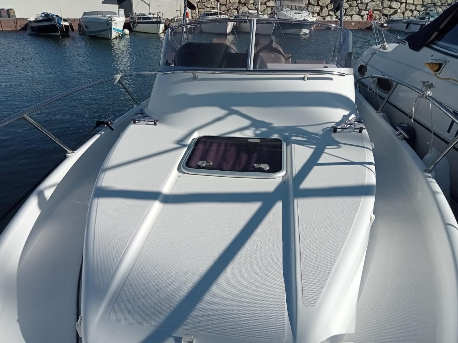 b2 marine Cap ferret 752 cruiser