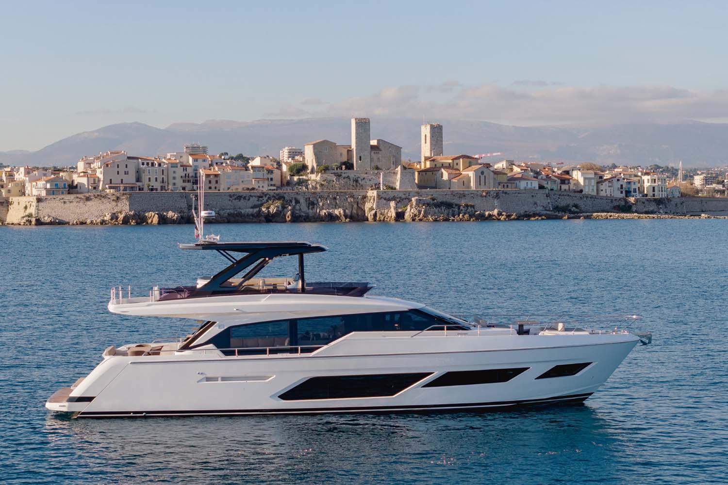 ferretti yachts 720