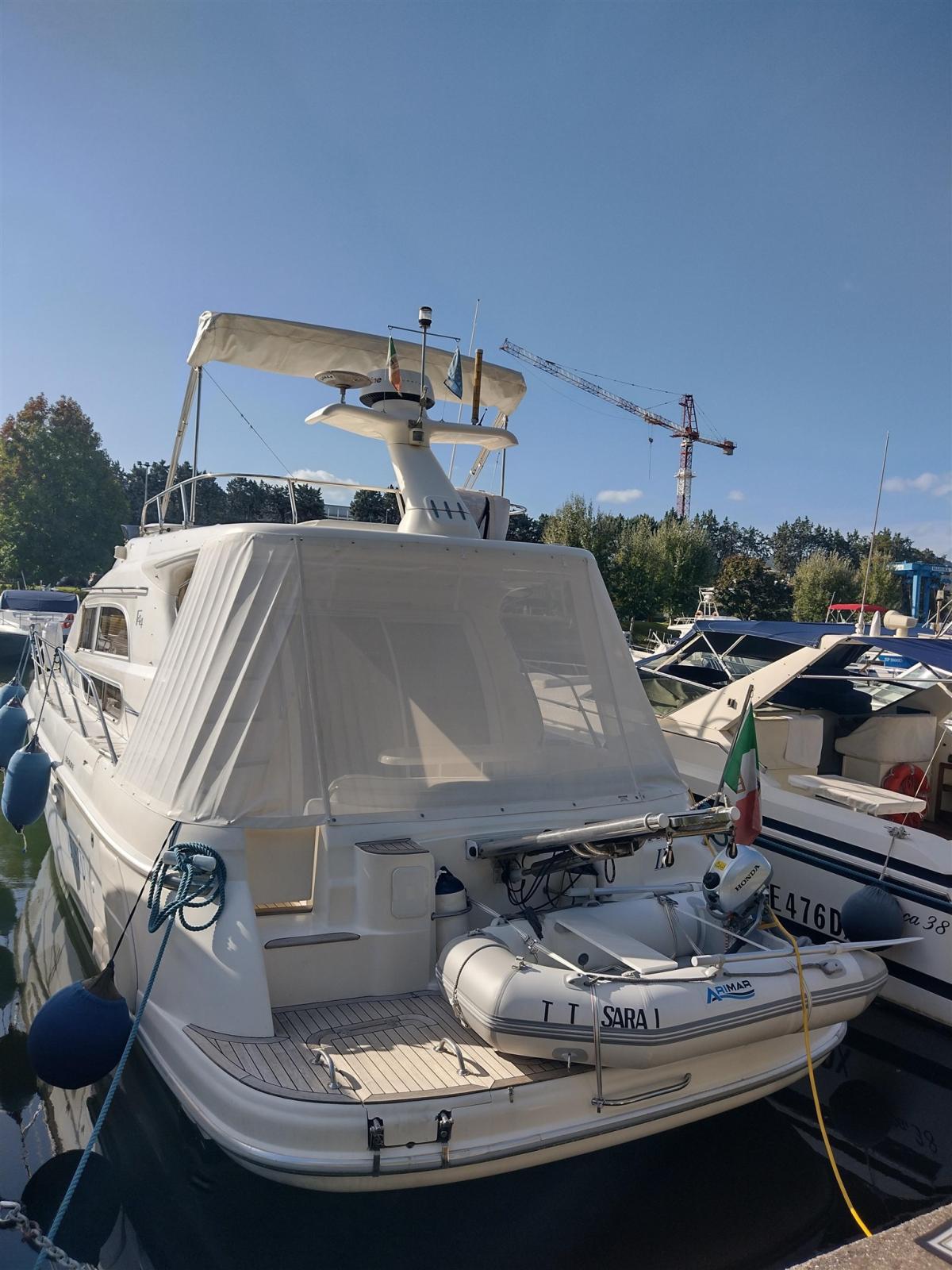 sealine F44