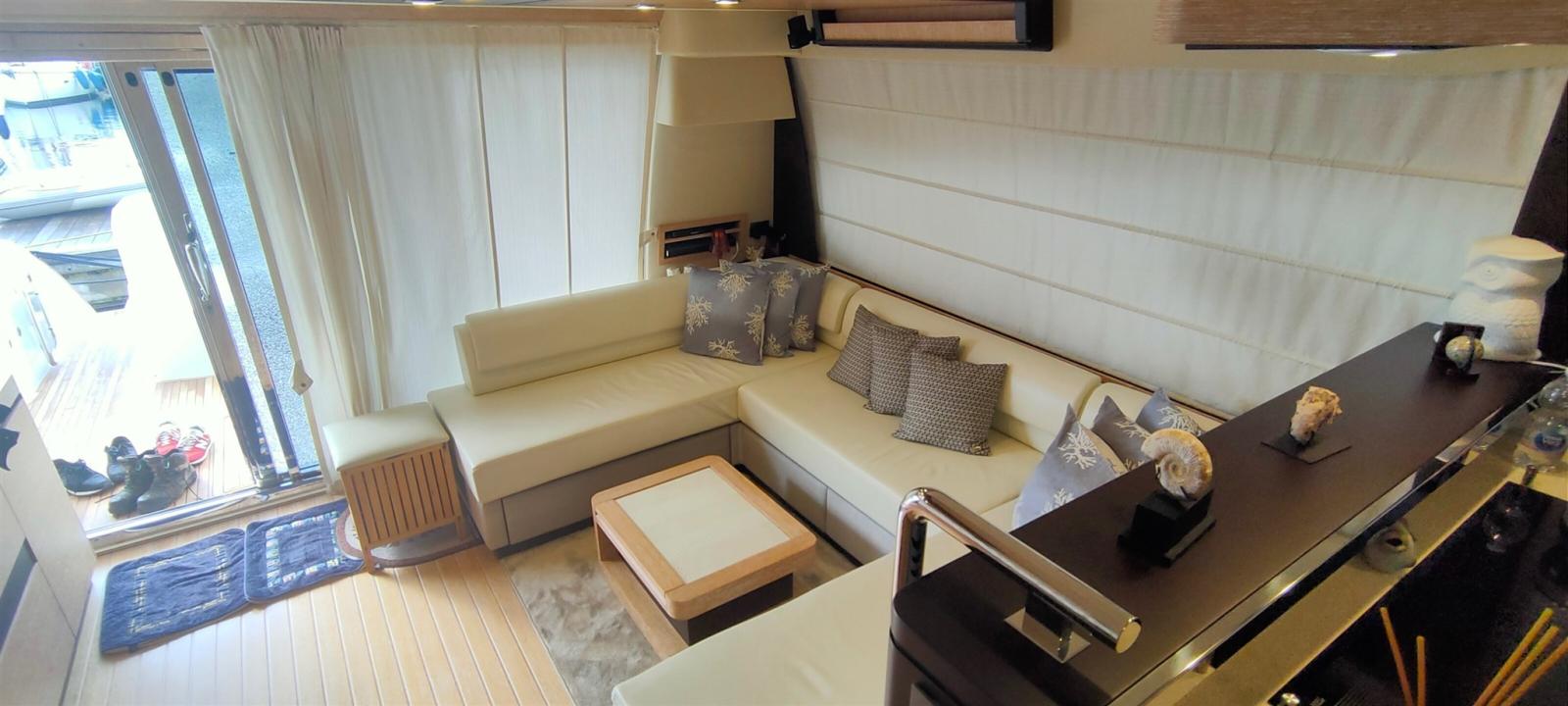 azimut 64