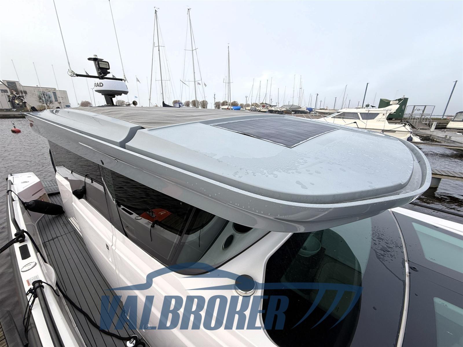 axopar 37 xc cross cabin
