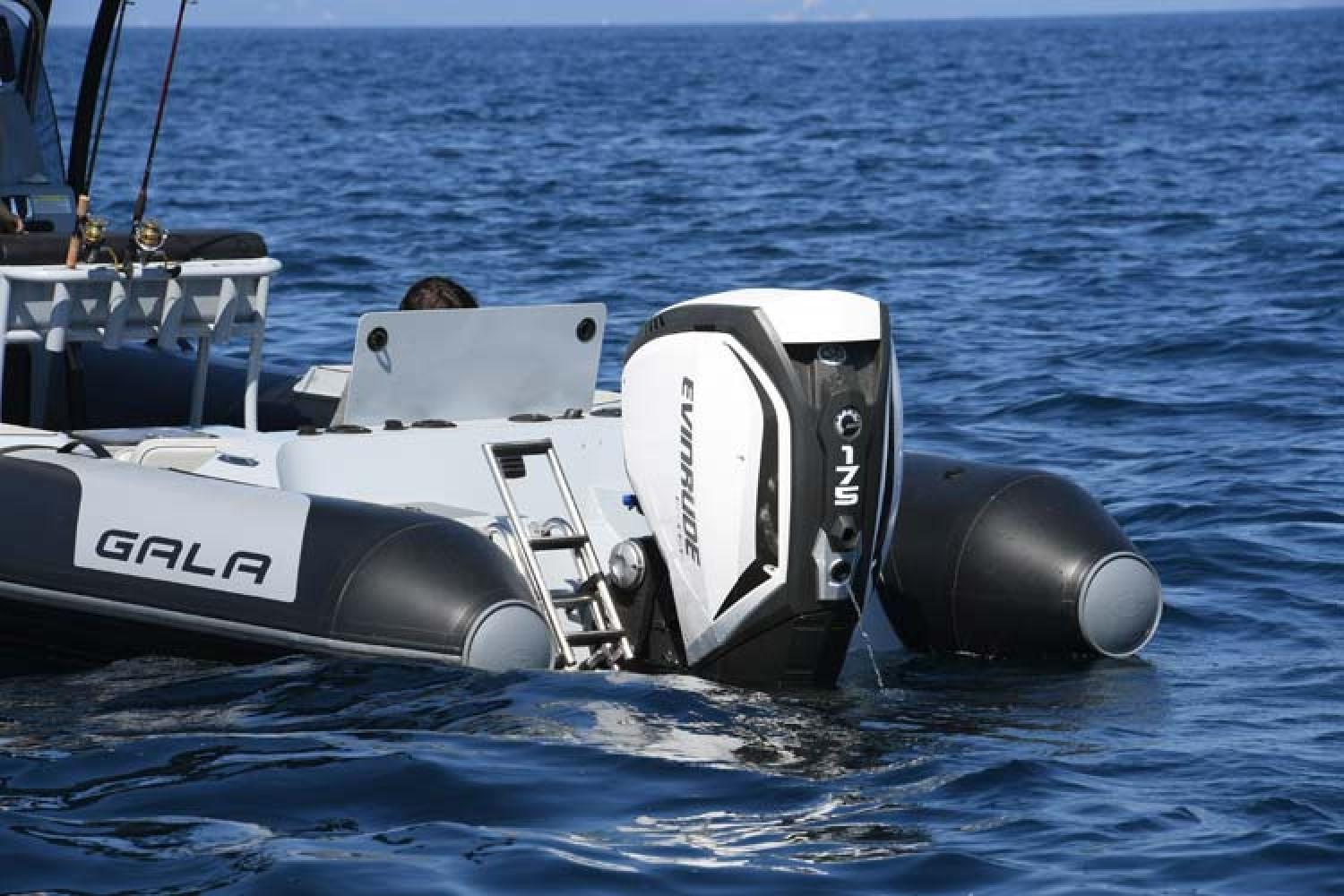 gala boats V650 fishing