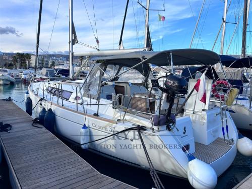 Beneteau oceanis 37