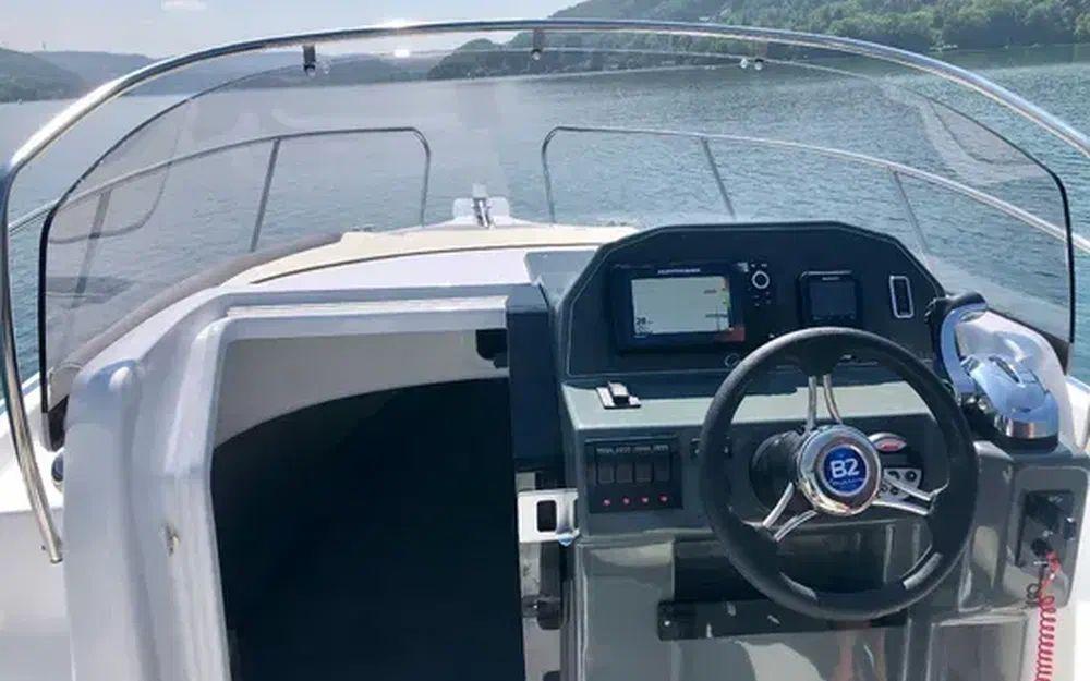b2 marine Cap ferret 702