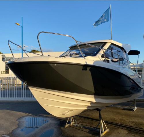 Quicksilver activ 675 weekend