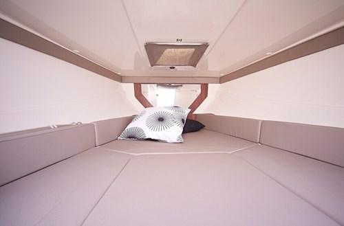 quicksilver Activ 755 sundeck