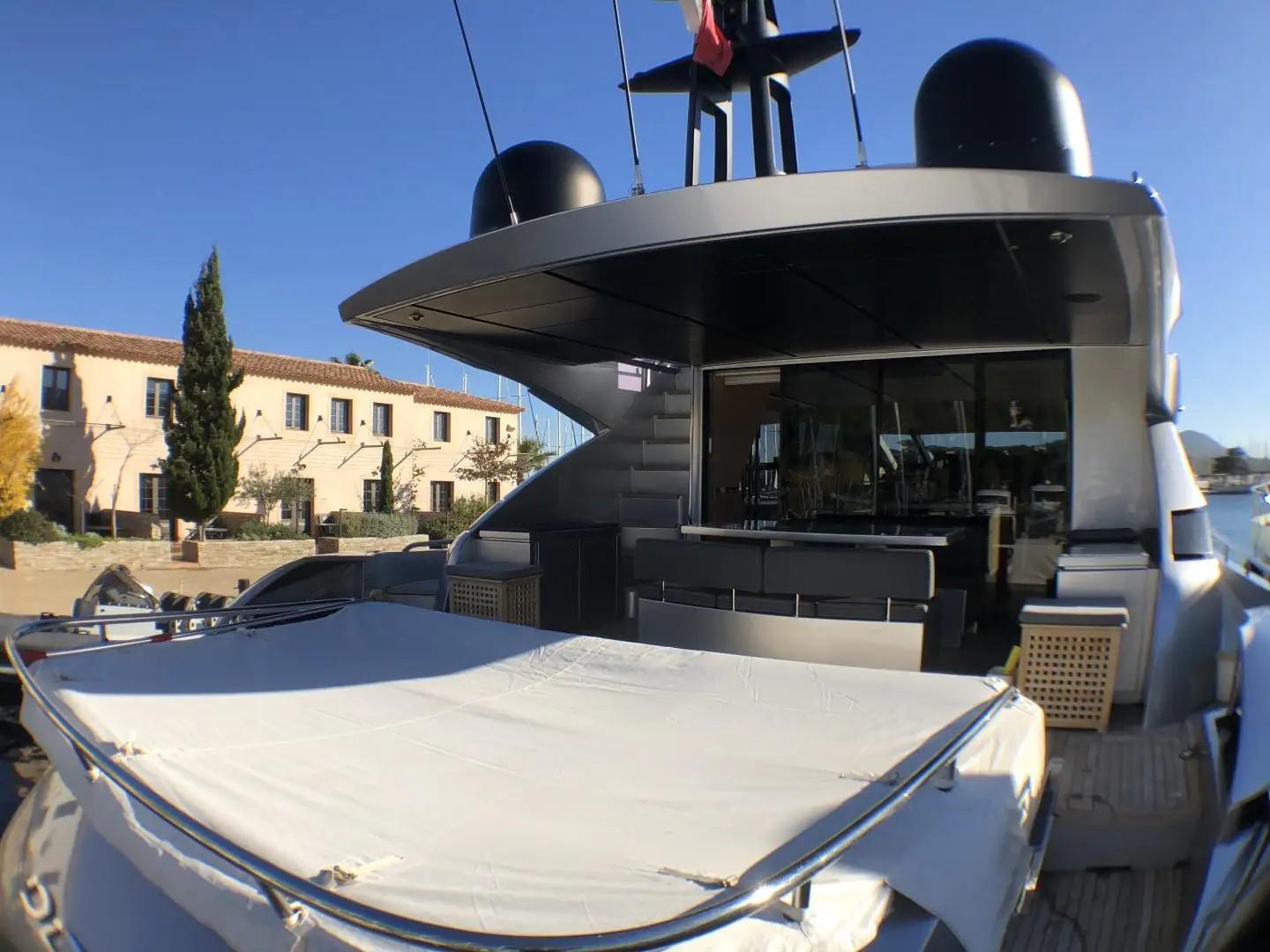 pershing 92