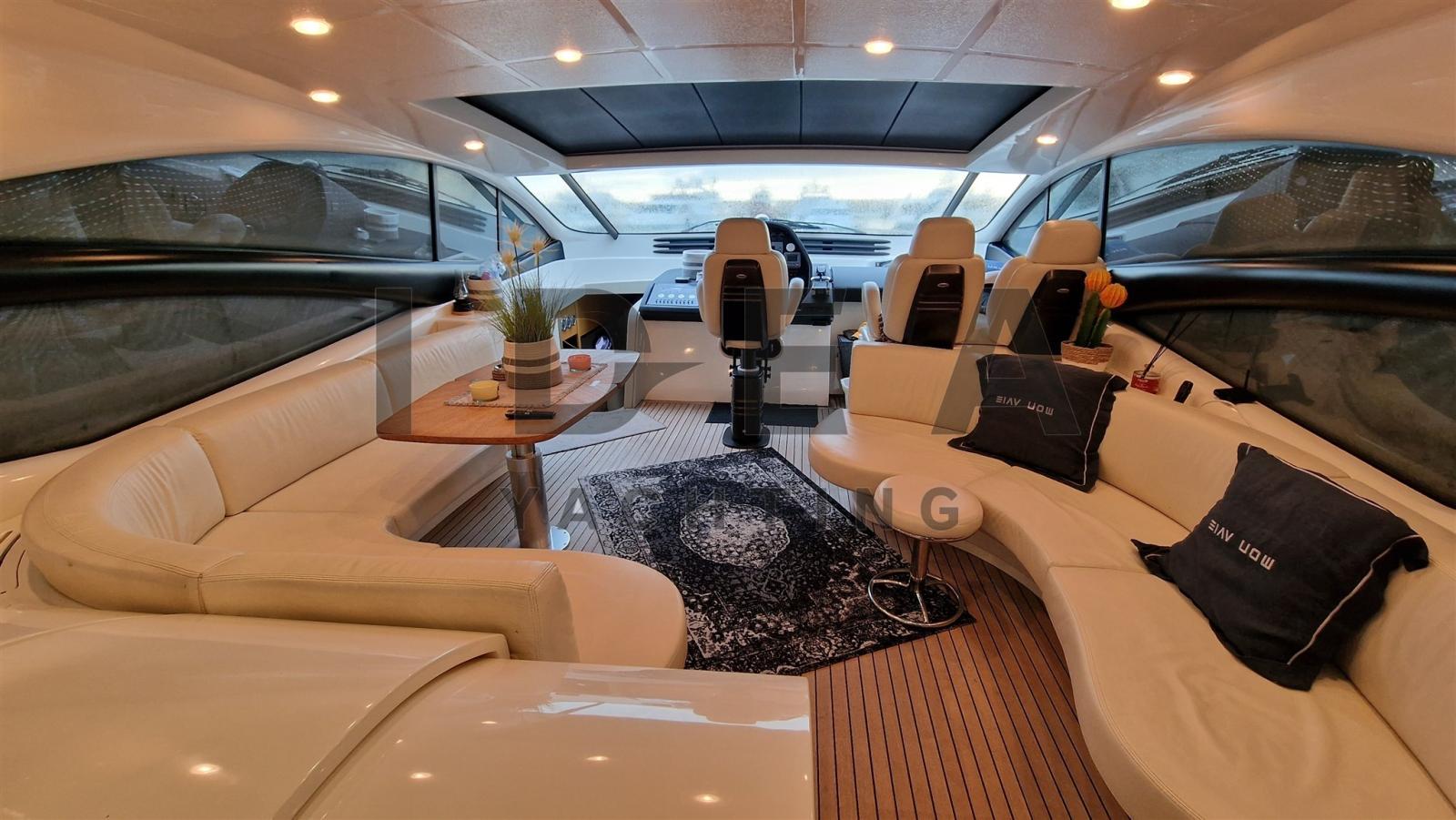 pershing 62