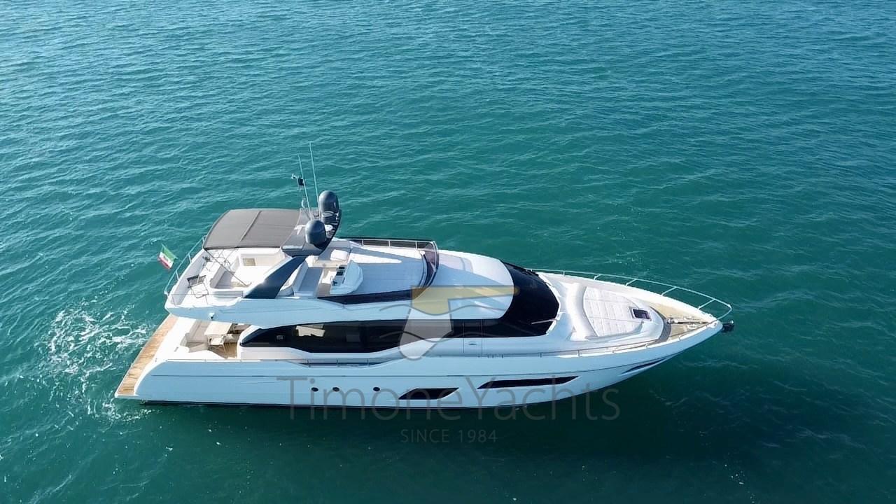 ferretti yachts 700