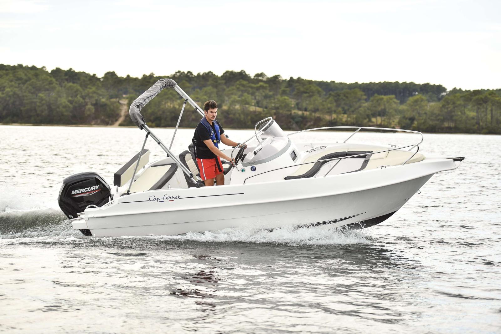 b2 marine Cap ferret 572 open