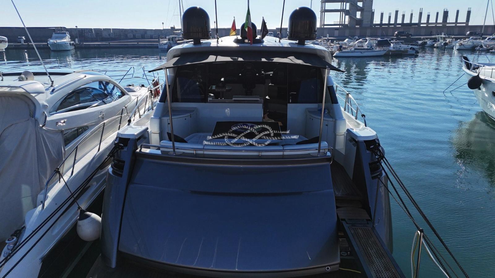 pershing 62