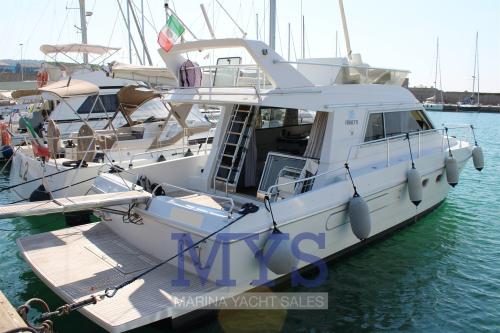 Ferretti yachts ferretti 39 fly