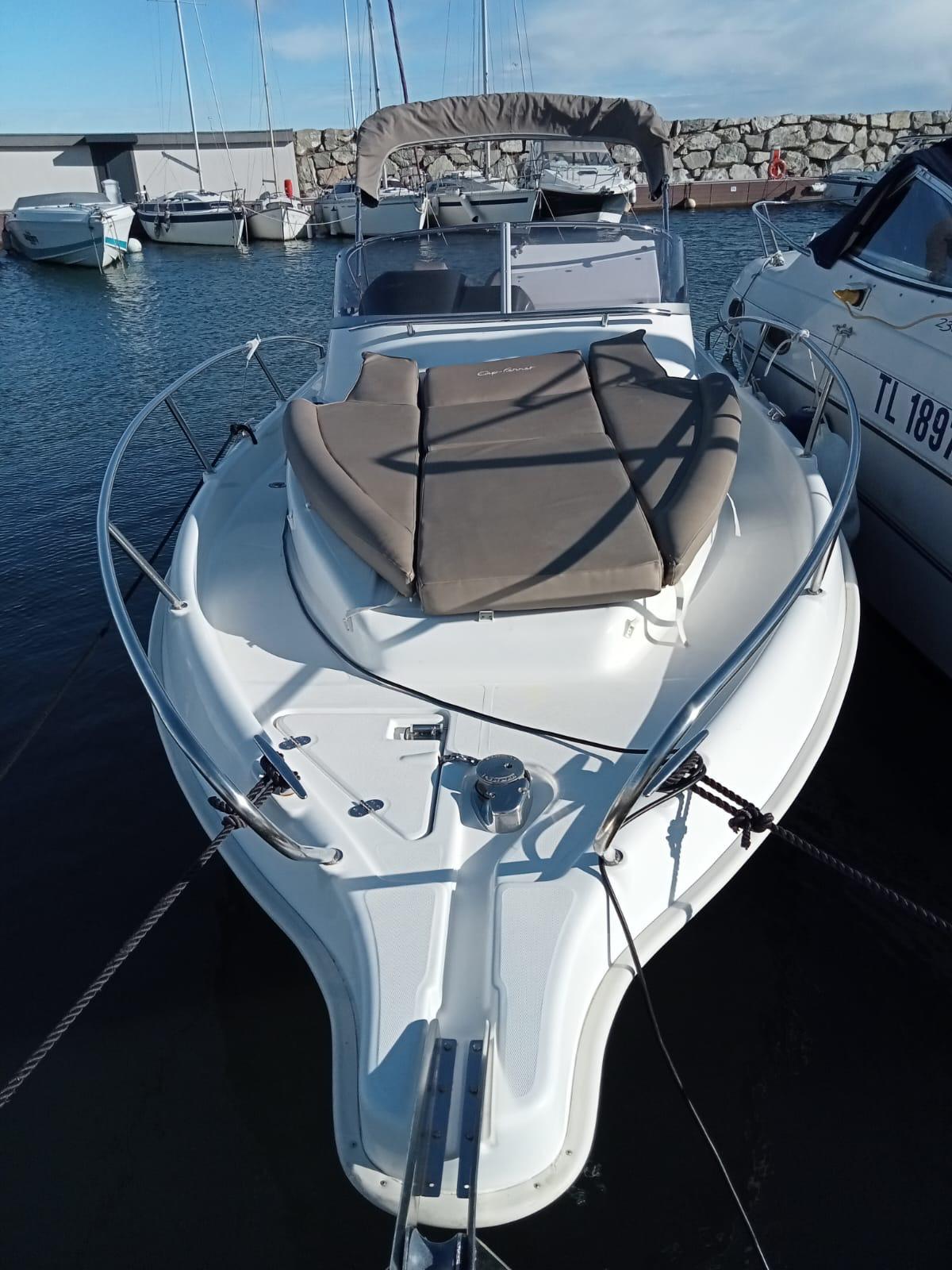 b2 marine Cap ferret 752 cruiser