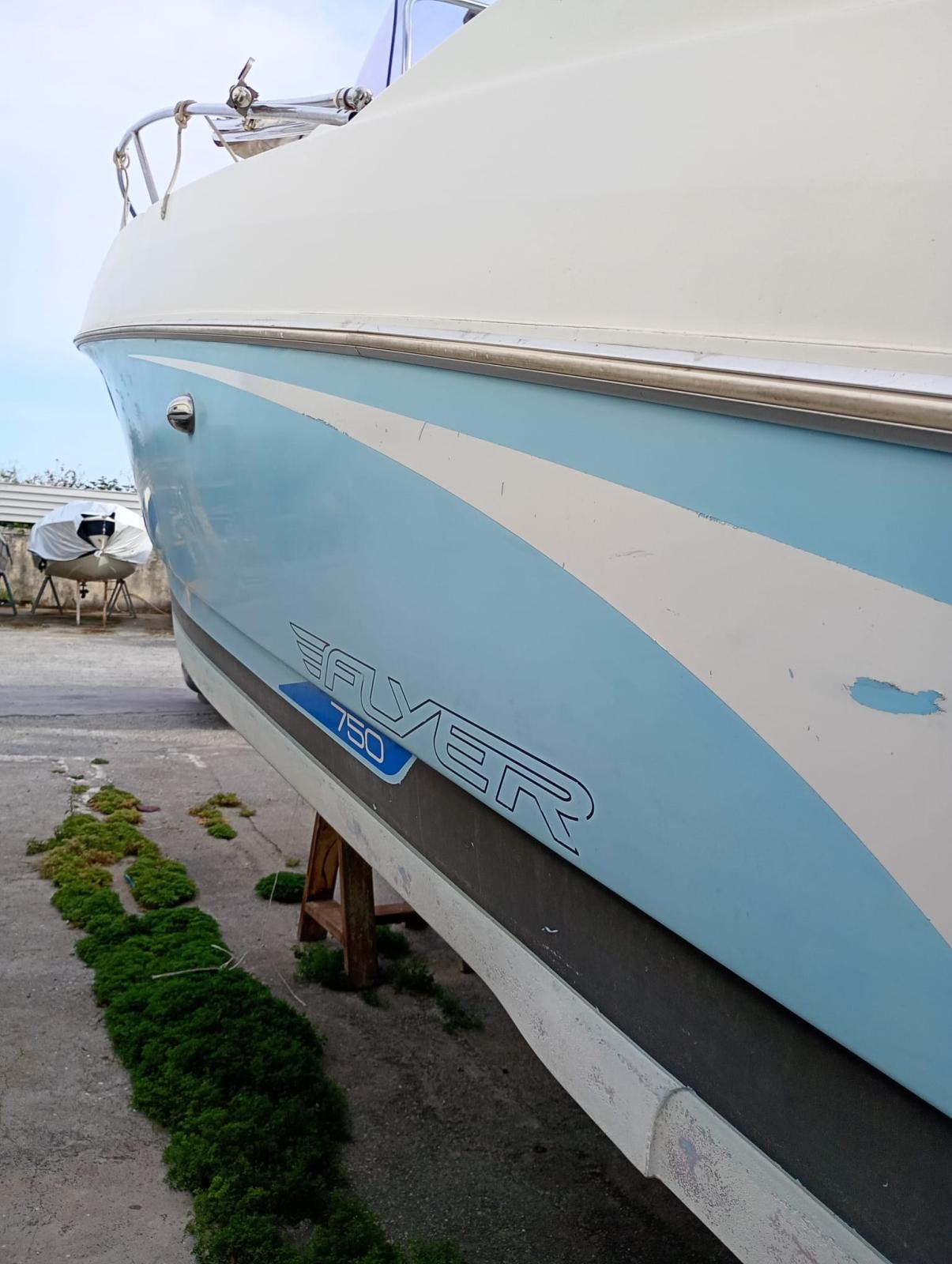 beneteau Flyer 750 sun deck