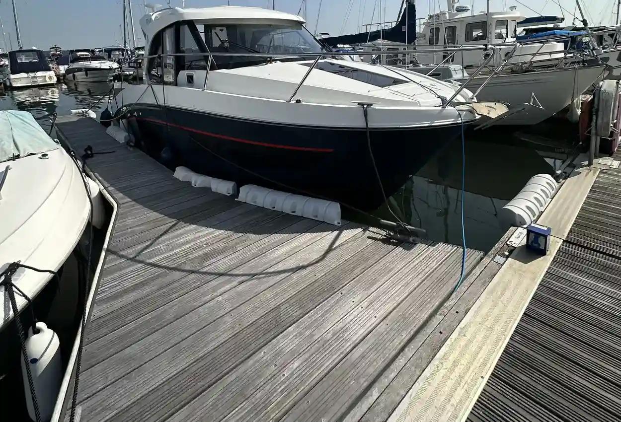 beneteau Antares 9