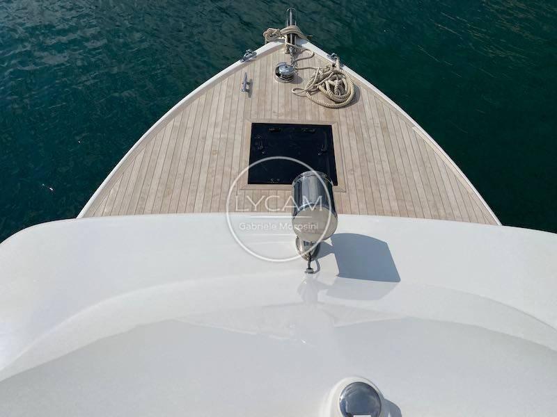 bertram yacht 31 fly