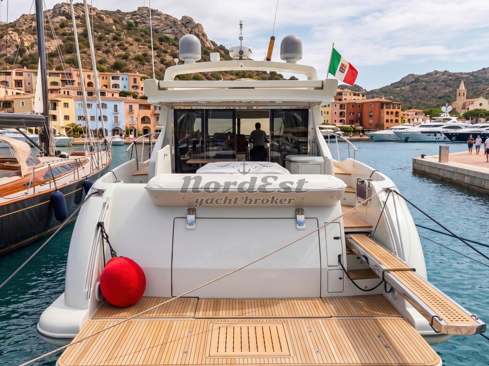 azimut 62s