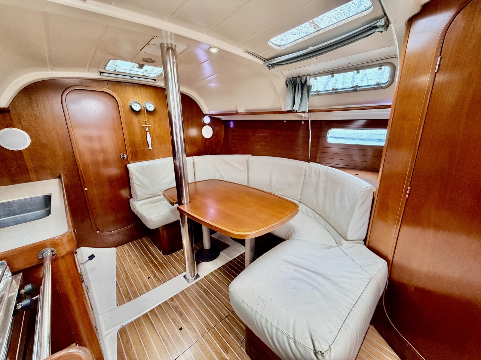 benetau Oceanis 351