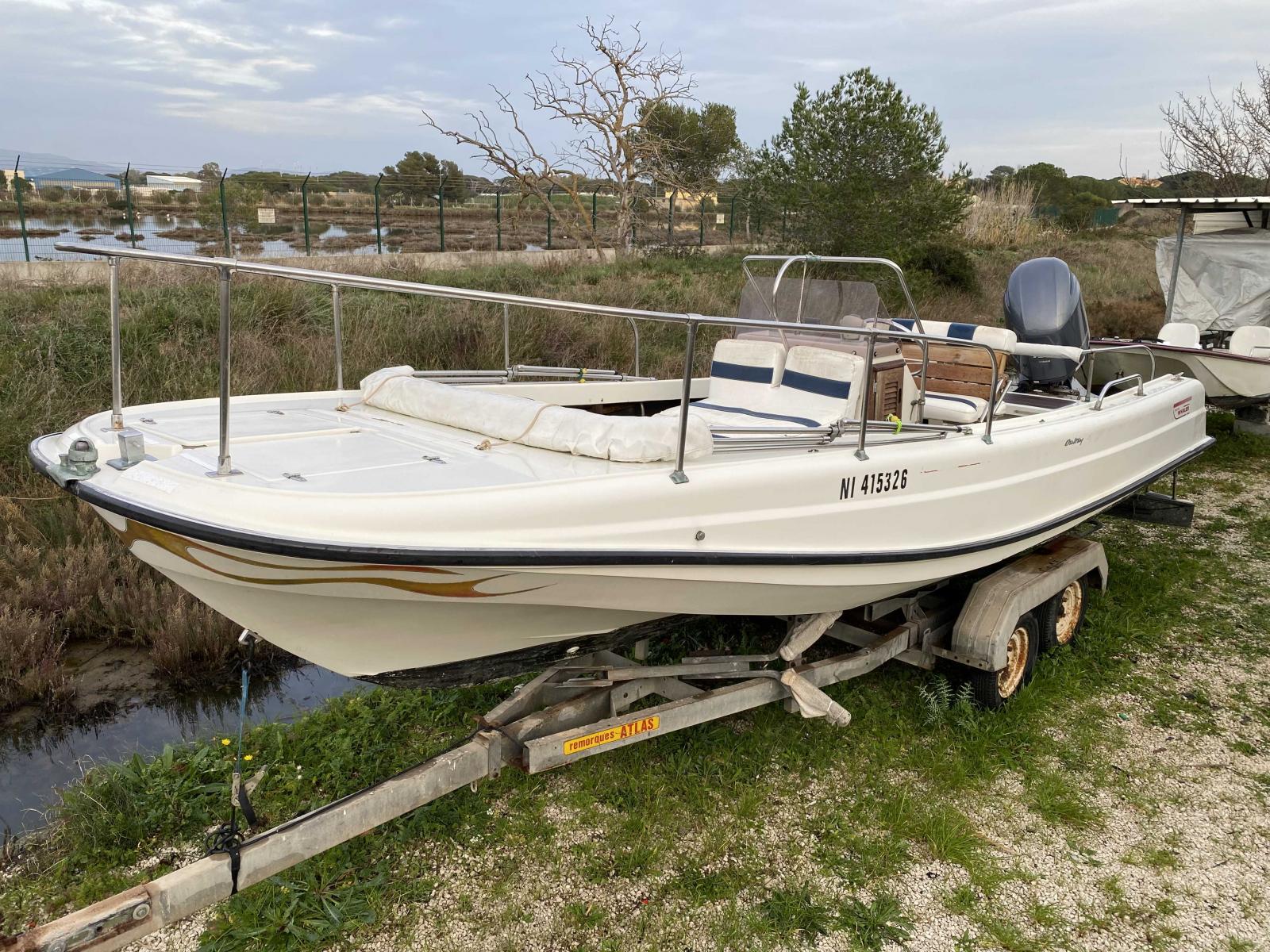 boston whaler 21 outrage
