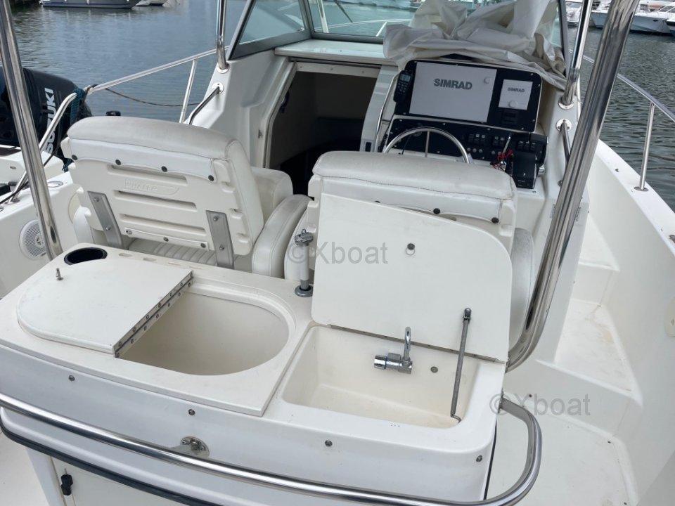 boston whaler Boston whaler 28 outrage