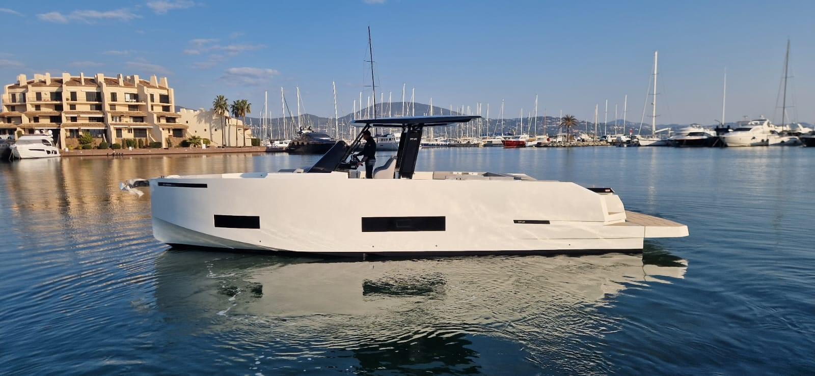 de antonio yachts 42