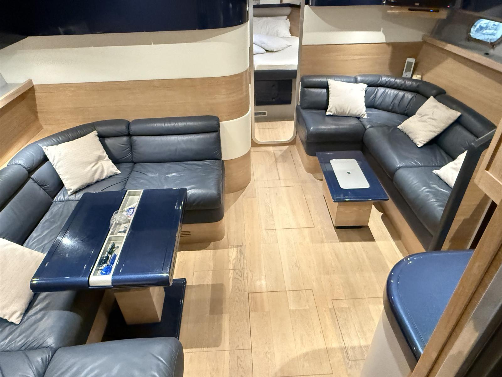 ferretti yachts Altura 47 open