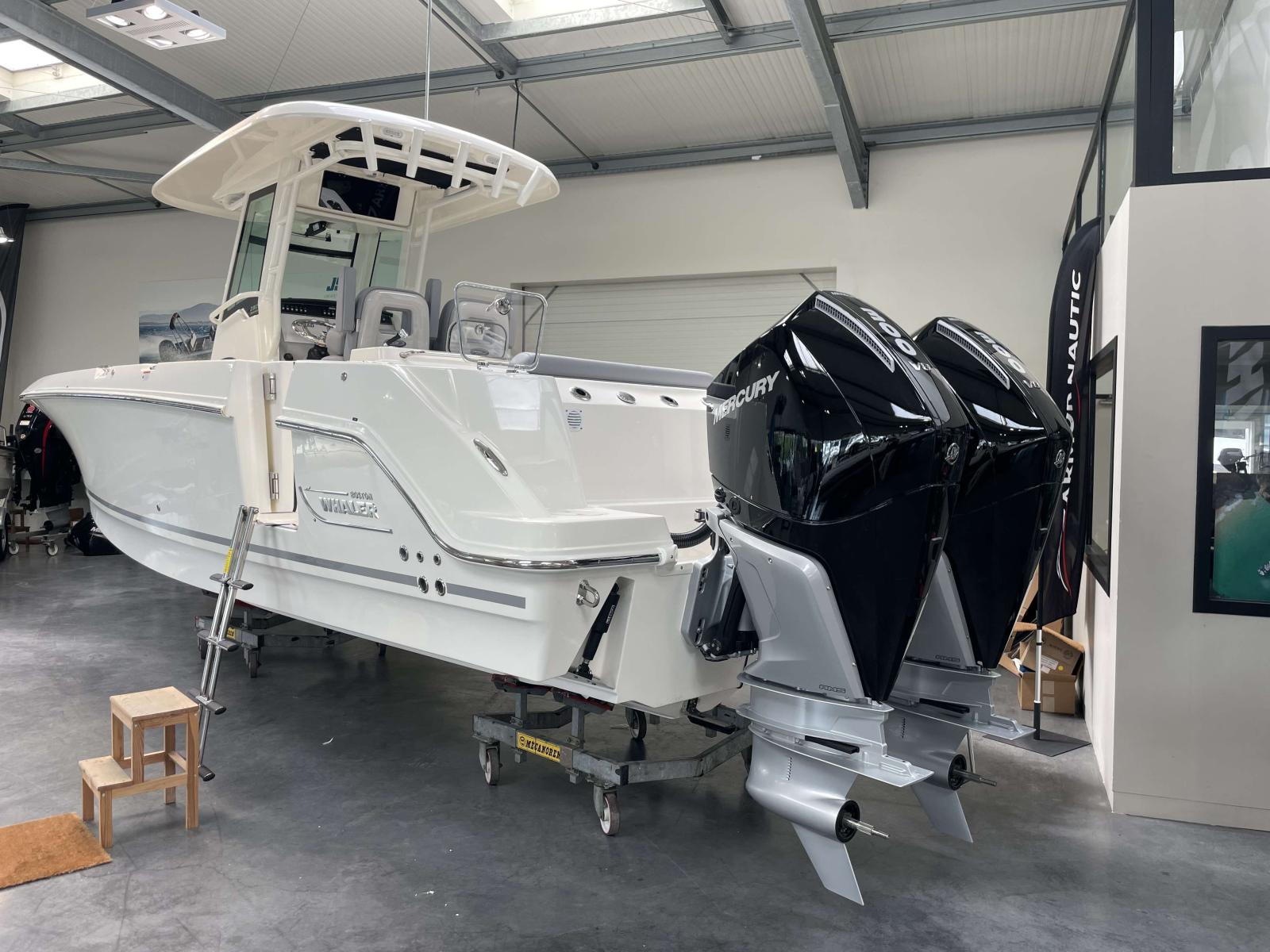 boston whaler 280 outrage