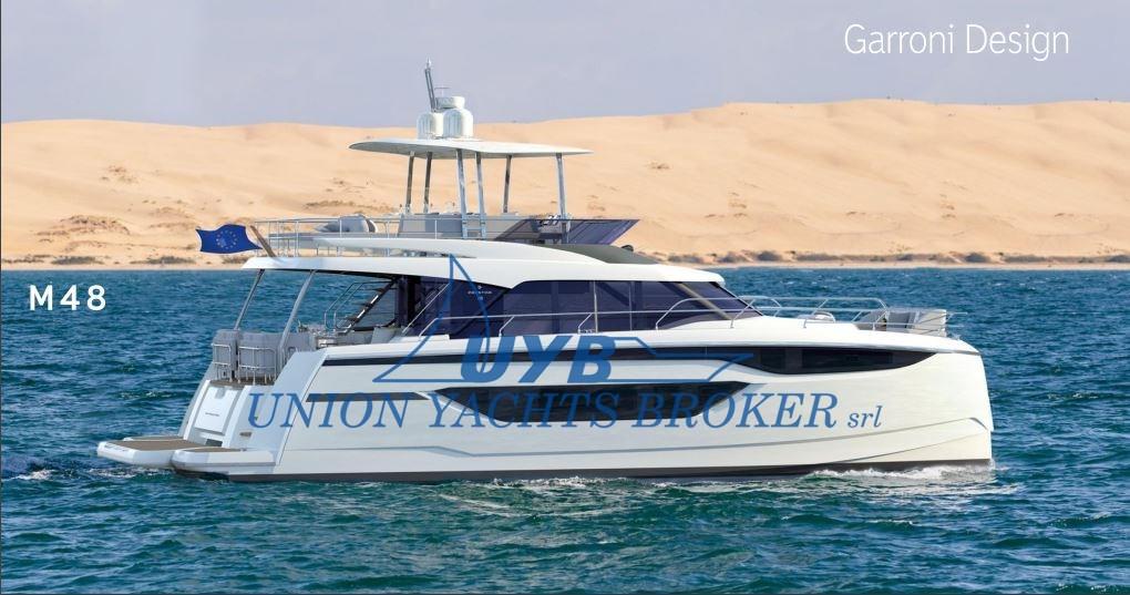 prestige M48 catamarano a motore