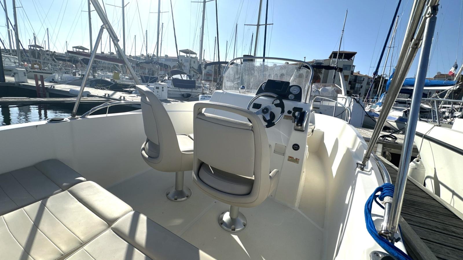 quicksilver Activ 535 open