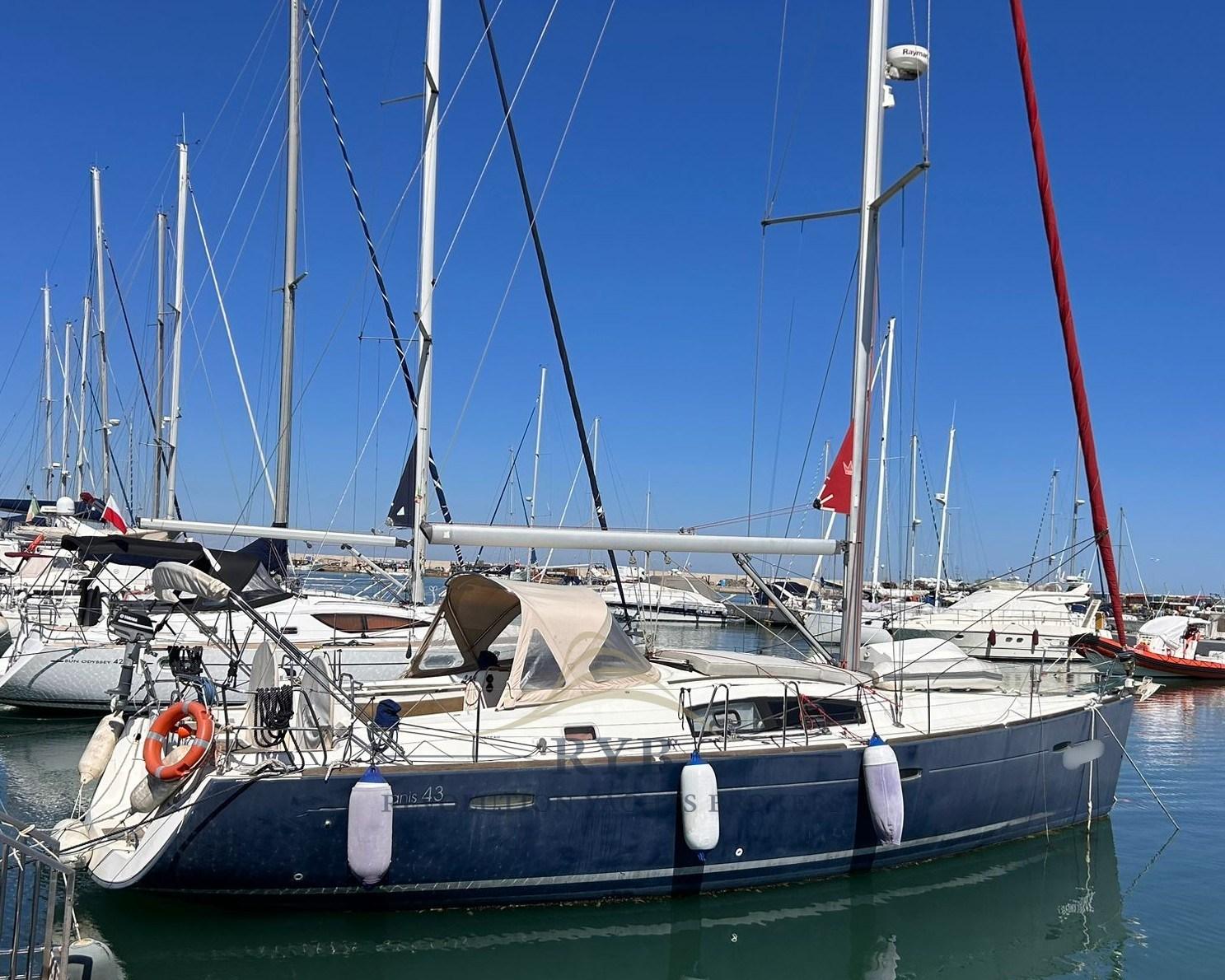 beneteau Oceanis 43