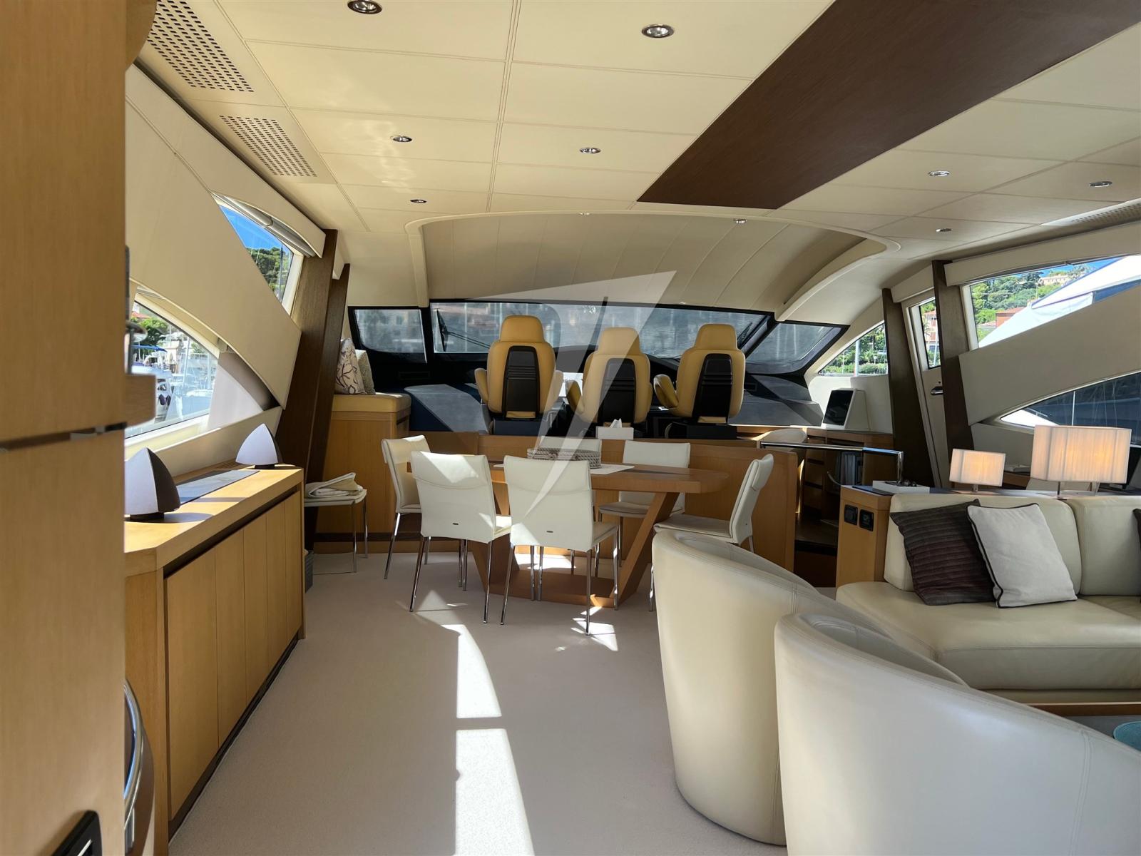 pershing 90'