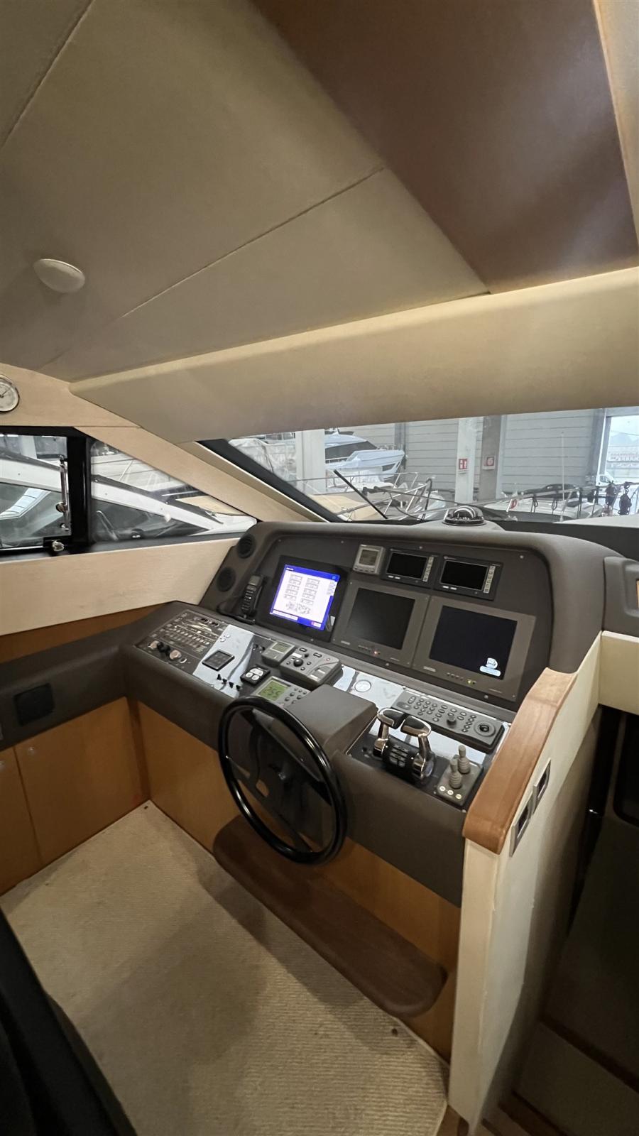 ferretti yachts 681
