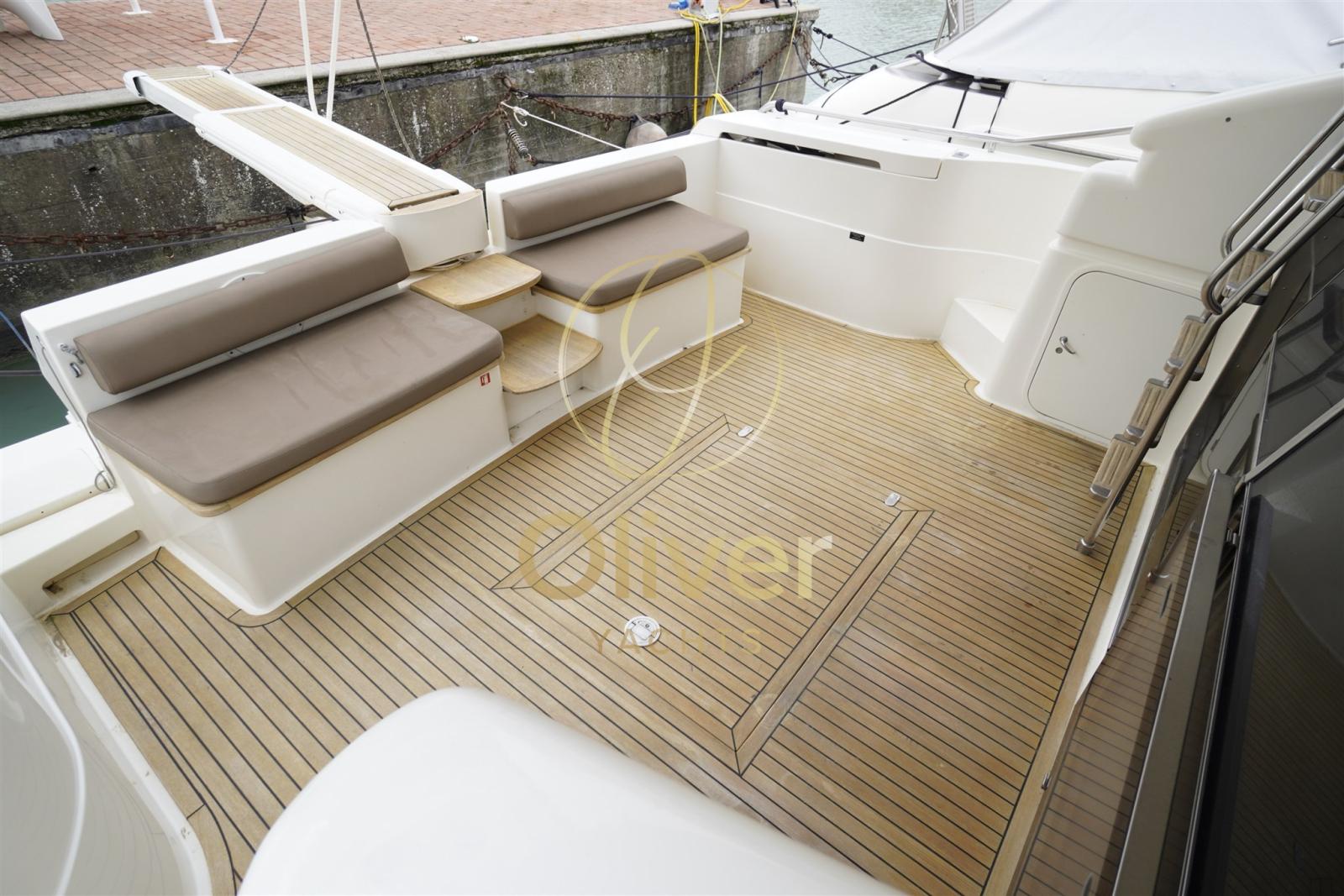 ferretti yachts 53