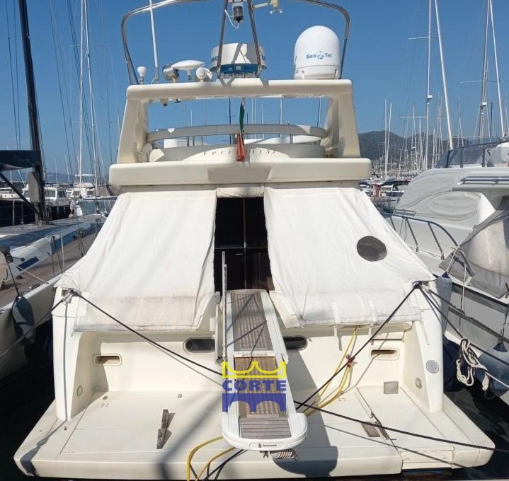 ferretti yachts 53