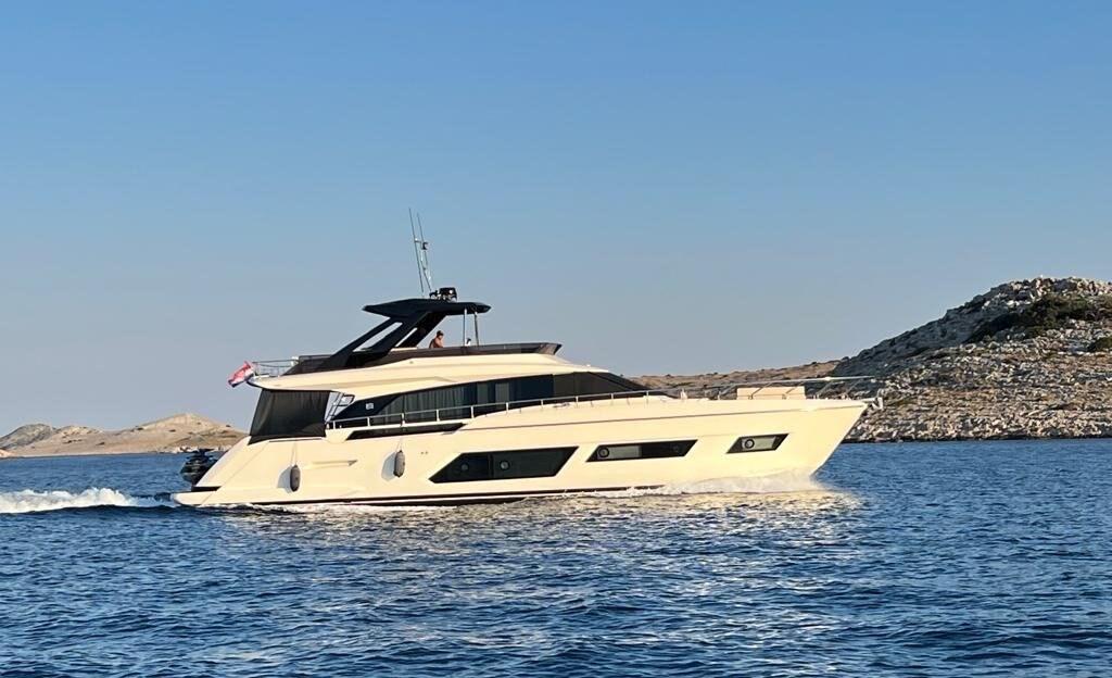 ferretti yachts 670