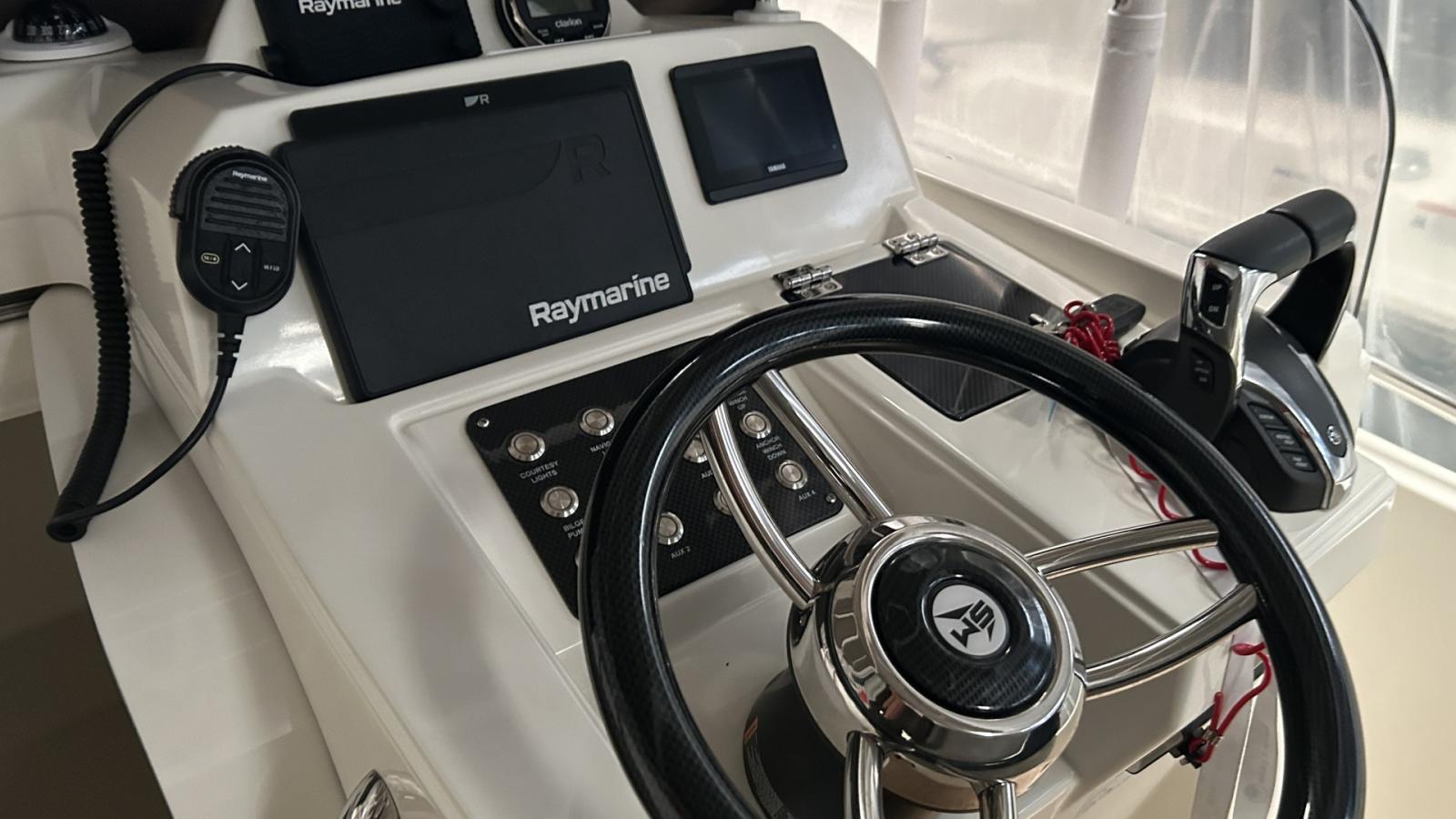 white shark 280 cc evo