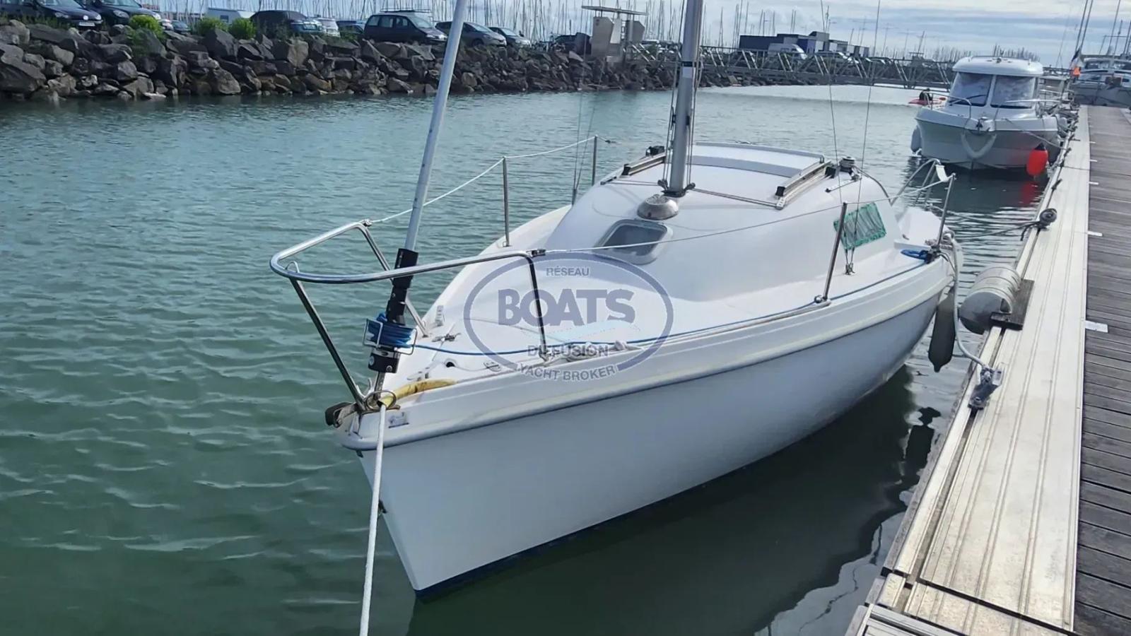 b2marine Blue djinn (dériveur intégral)