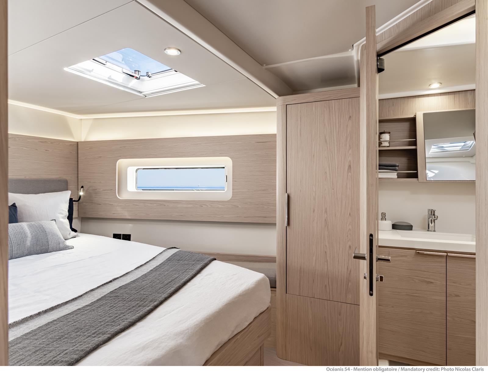 beneteau Oceanis yacht 54