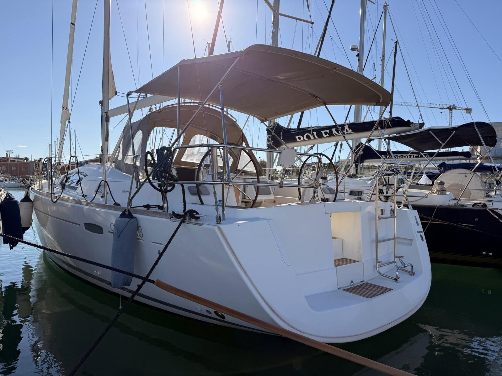 beneteau Oceanis 43