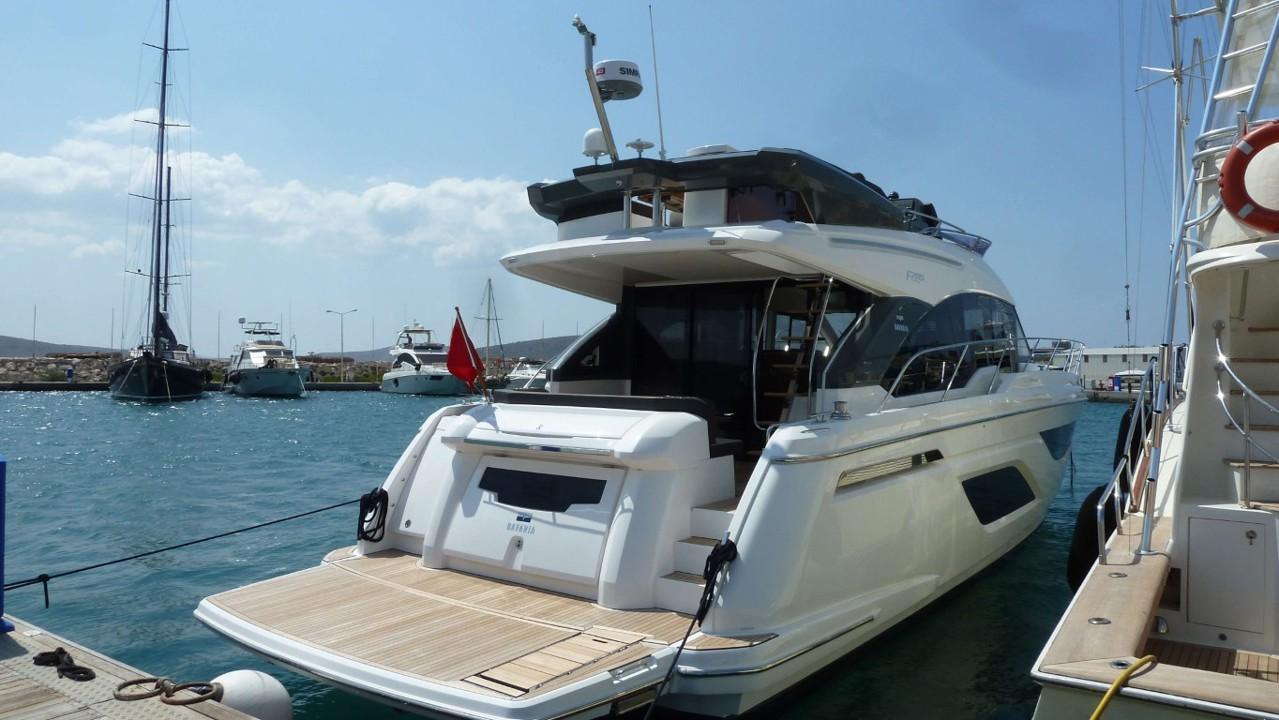 bavaria yachts R55 fly