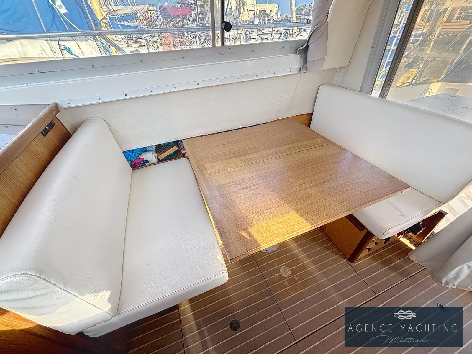 beneteau Antares 860