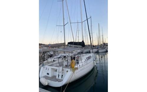 Beneteau oceanis 37