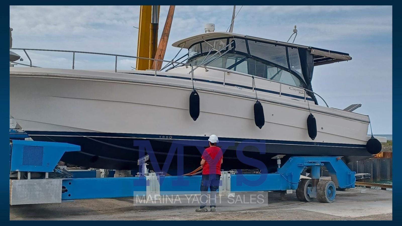 cayman 38 wa