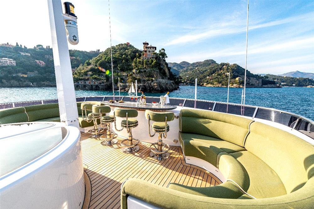 heesen 38m