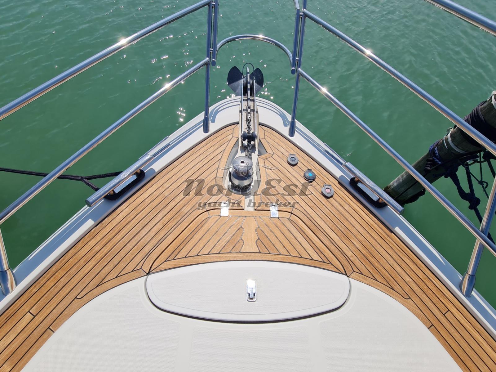 azimut 62s