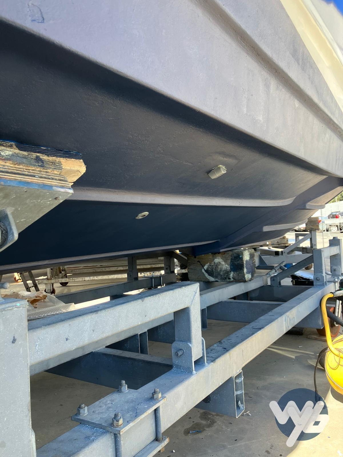 regal marine Commodore 2765