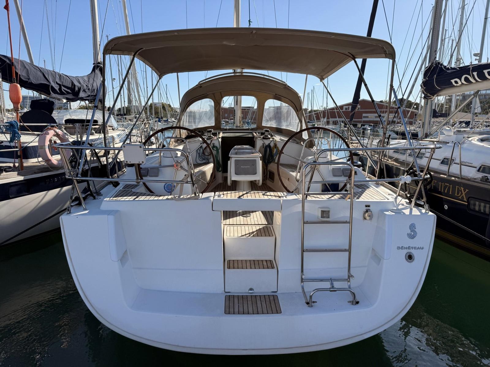 beneteau Oceanis 43