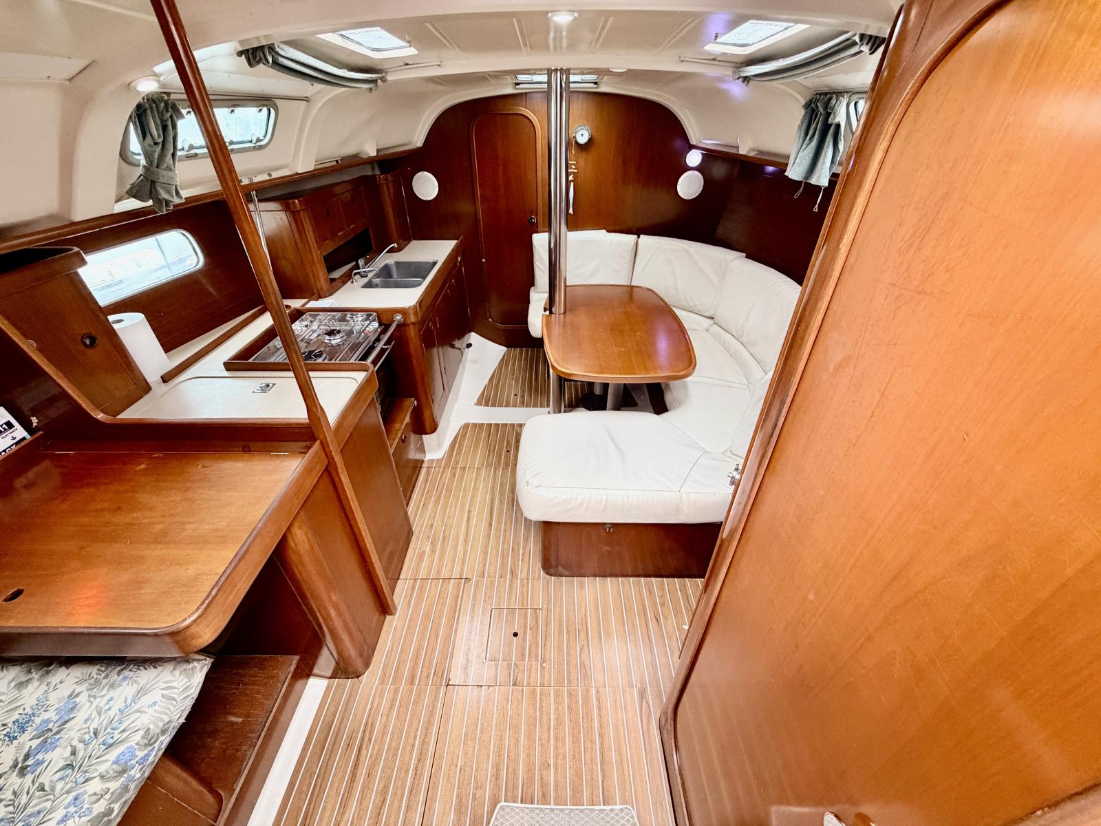 benetau Oceanis 351