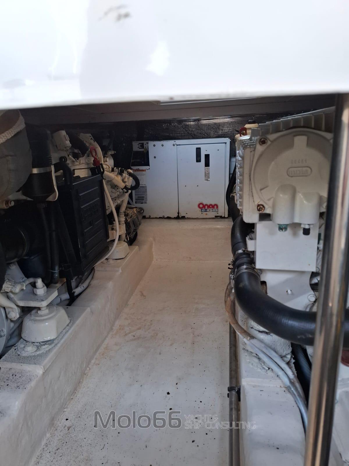 riviera marine 33 flybridge